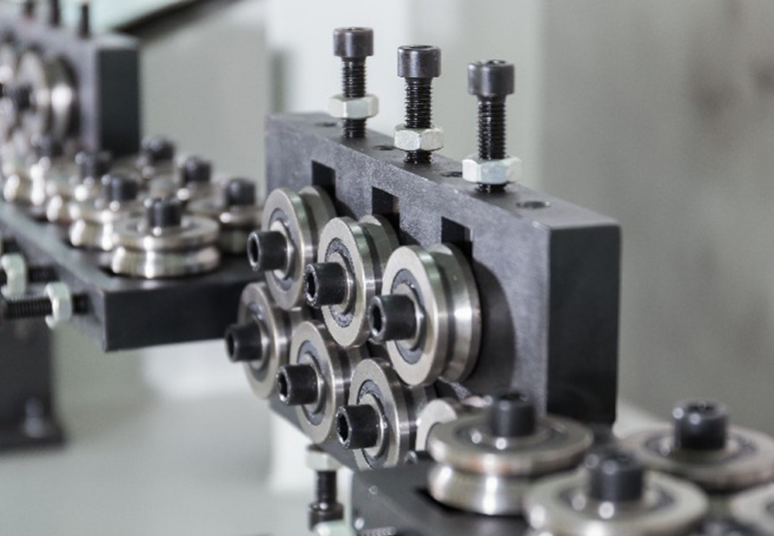 【巨清华设备】点焊机、排焊机、滚焊机的区别与选型指南